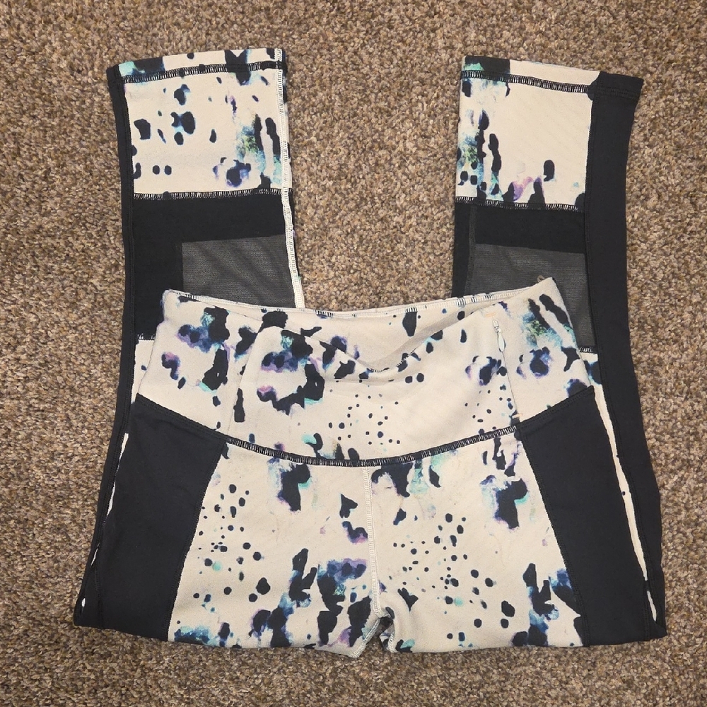 CALIA by Carrie Underwood Patterned Capris - Black and Cream